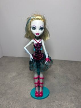 Poupée Monster High LAGOONA BLUE poupée classe de danse par Mattel